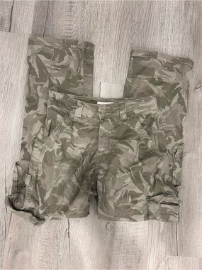 Women’s  Camo Cargo Pants - Olive Green